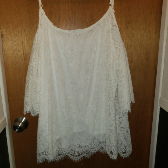 NWT Torrid Cold Shoulder Lace Top 3 - Picture 2 of 6